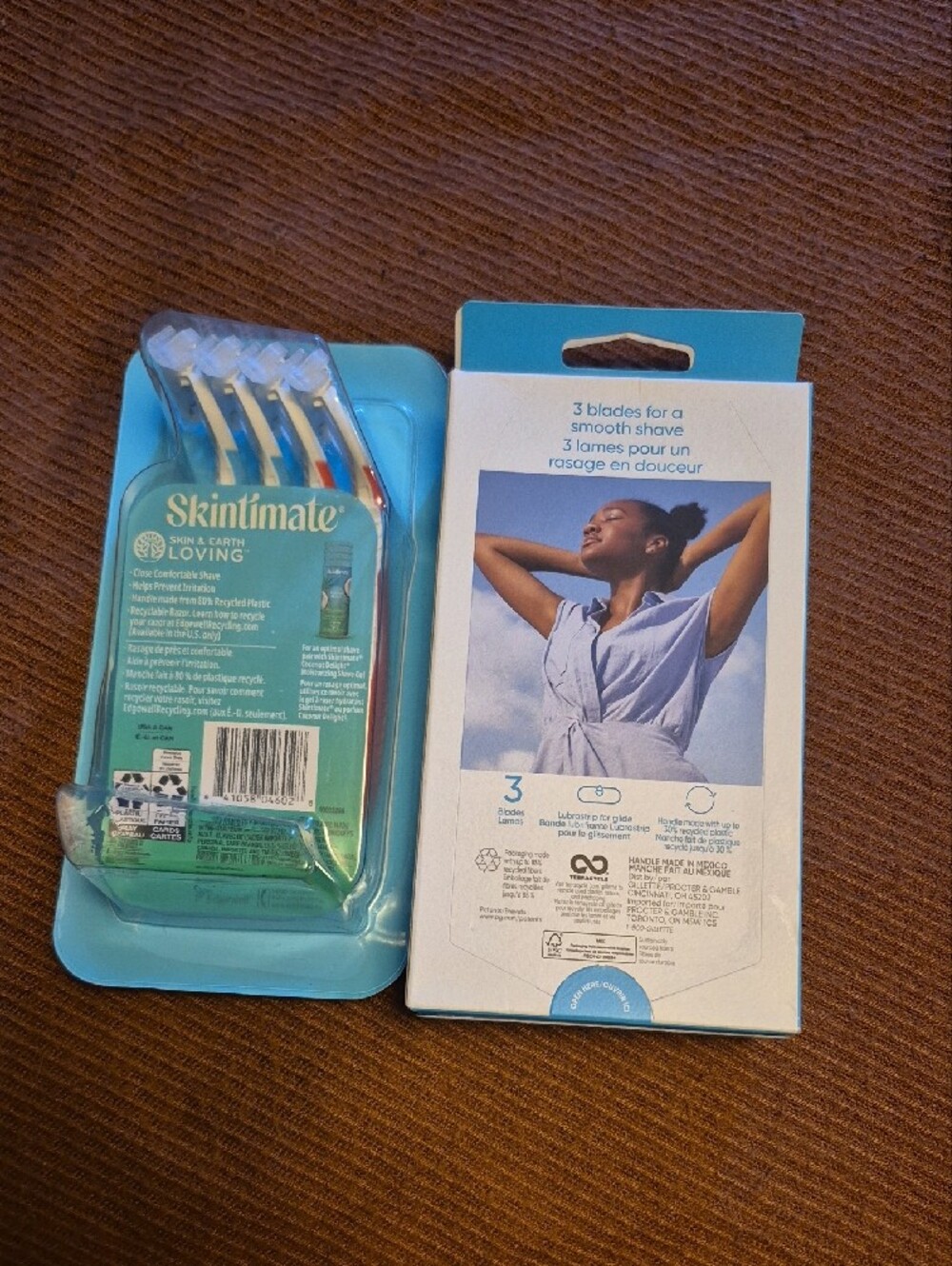 Coconut Delight Razors & Gillette Venus Razor - Picture 2 of 3